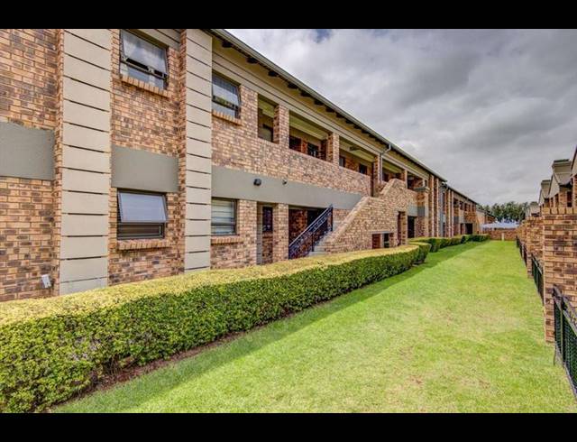 2 BEDROOM TOWNHOUSE FOR SALE IN RAVENSWOOD